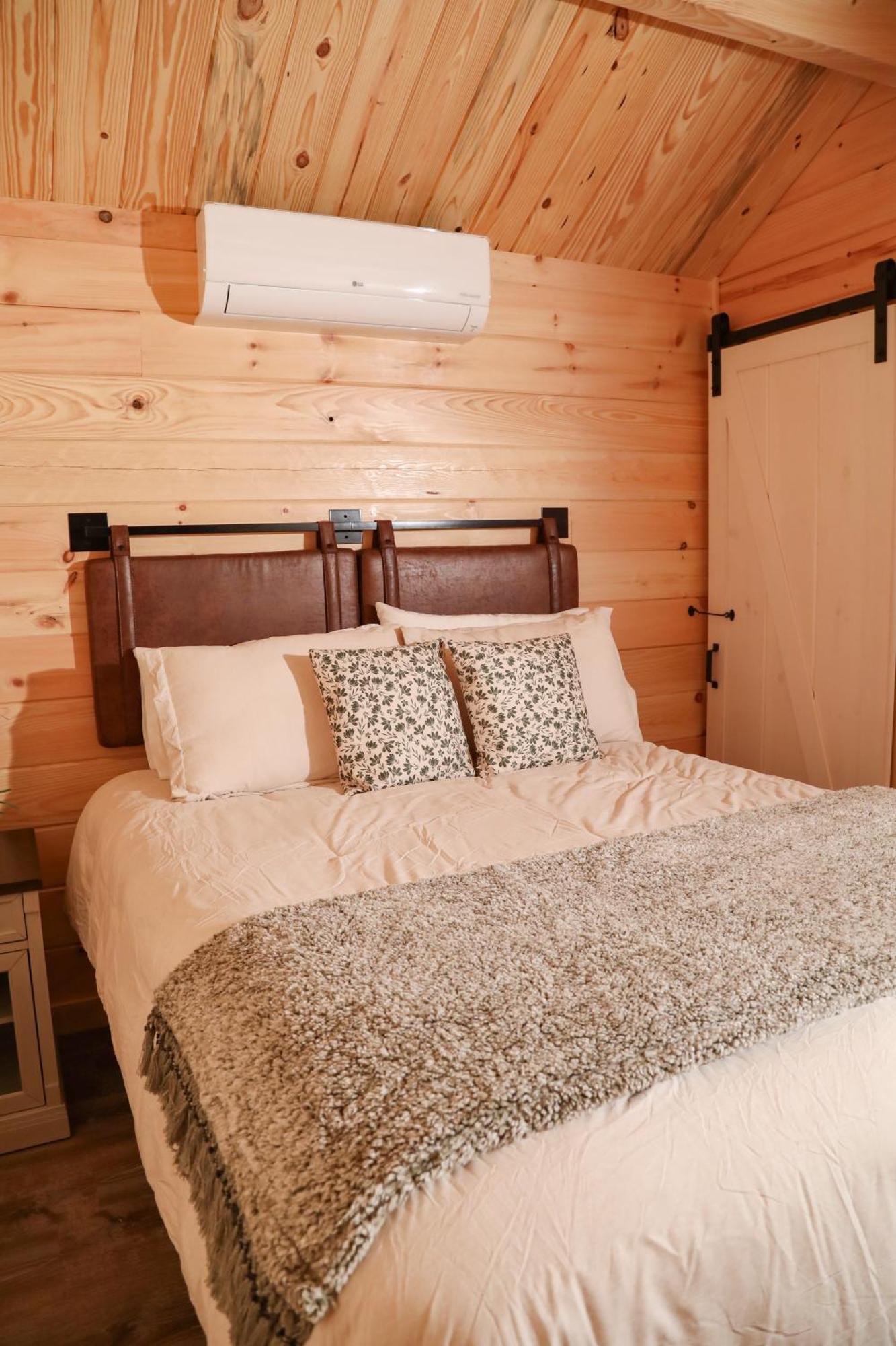 Route 6 Campground Gaines Pokoj fotografie